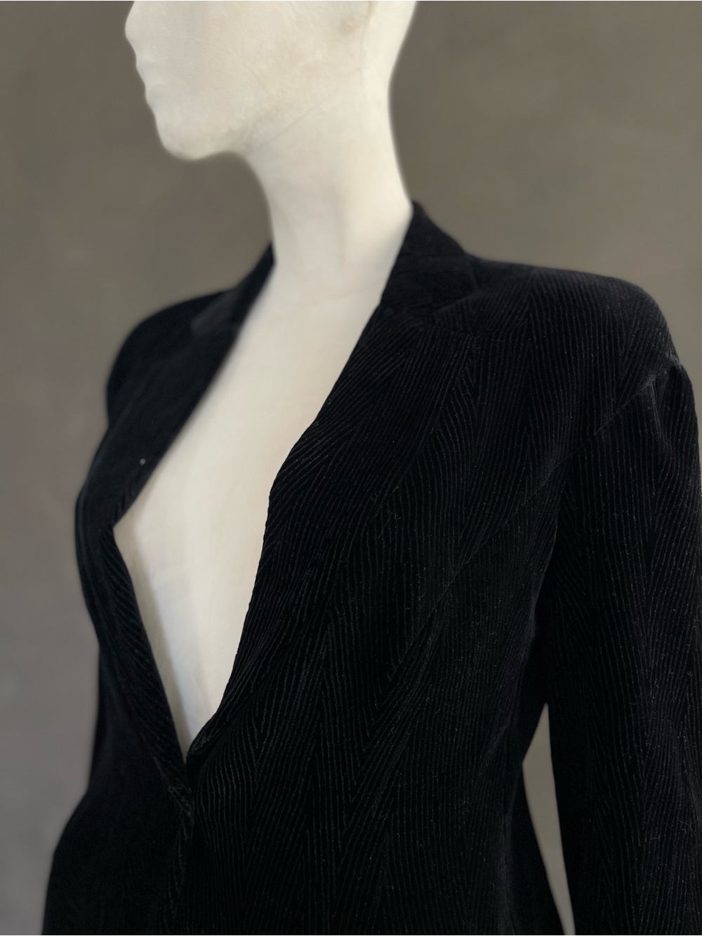 Giorgio Armani Black Corduroy Longline Blazer Silk Blend Silk Lined It 46 — image 2 of 8